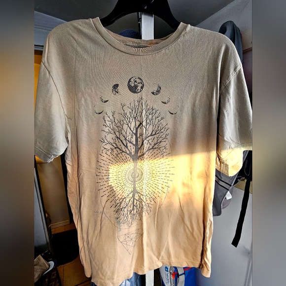 T-shirt - Picture 1 of 2